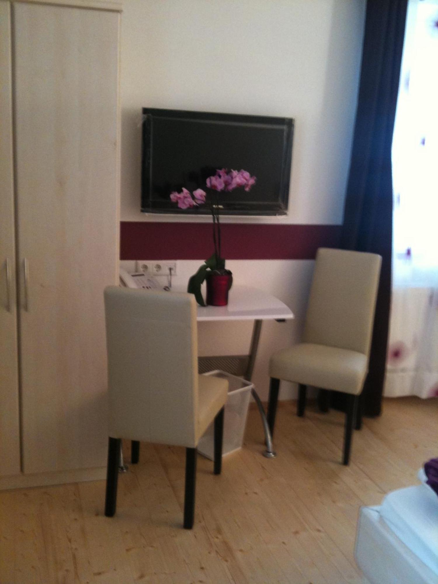 Hotel Dah-Inn Dachau Bagian luar foto