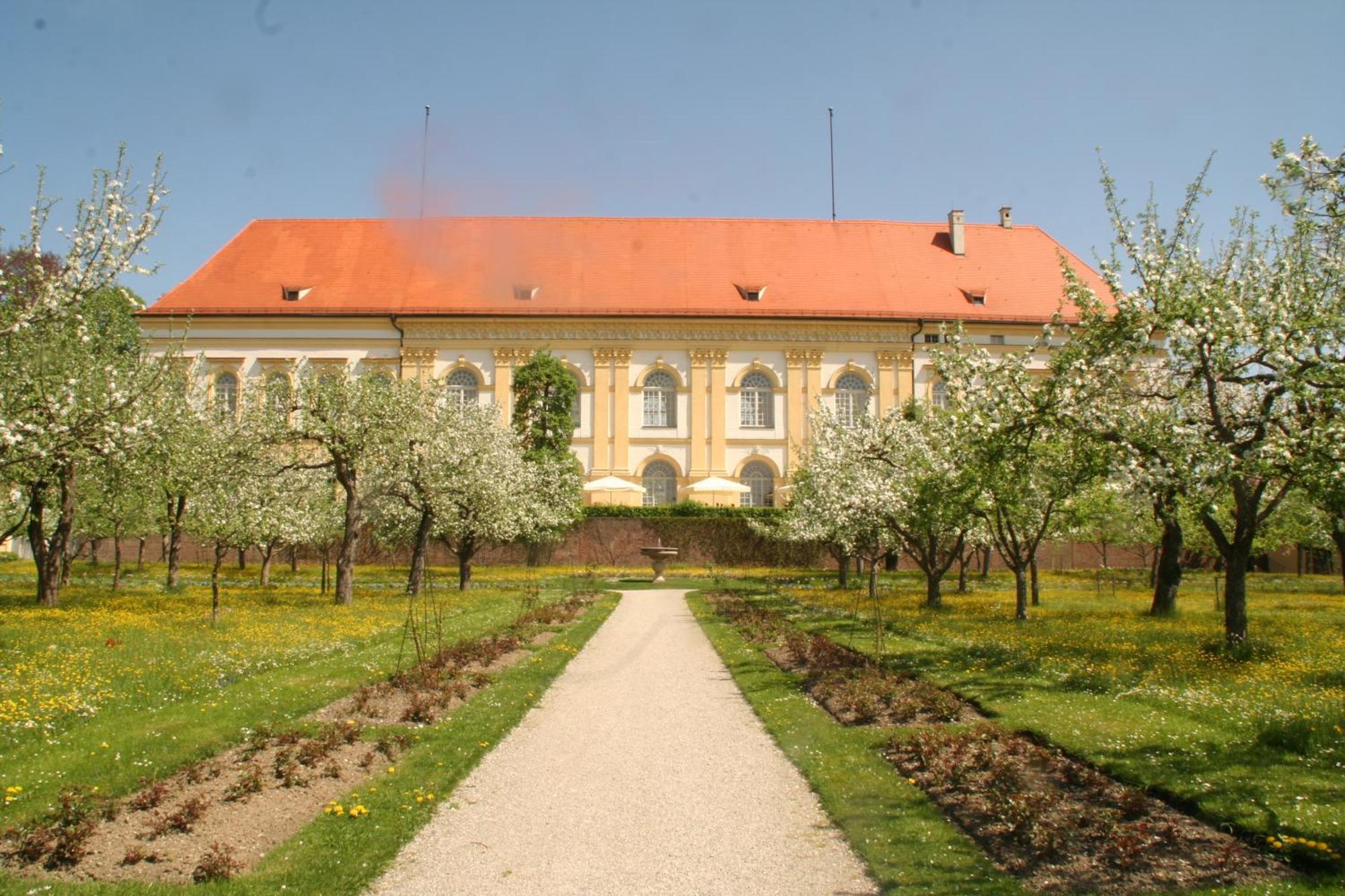 Hotel Dah-Inn Dachau Bagian luar foto